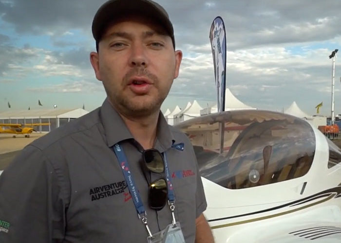 Gerard Kitt discussing the TL-Ultralight Sting S4